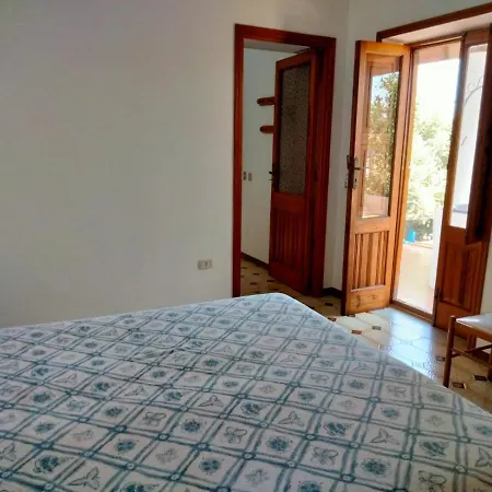 Apartment Casa Canneto A Canneto Affitti Brevi Italia *